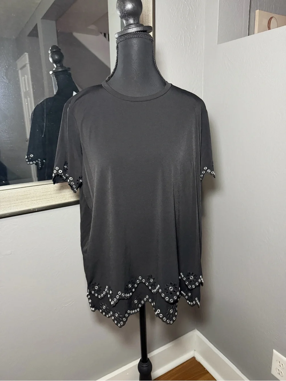NWT Michael Kors Floral Silver Grommet Cut Out Scalloped Hem Black Top Large